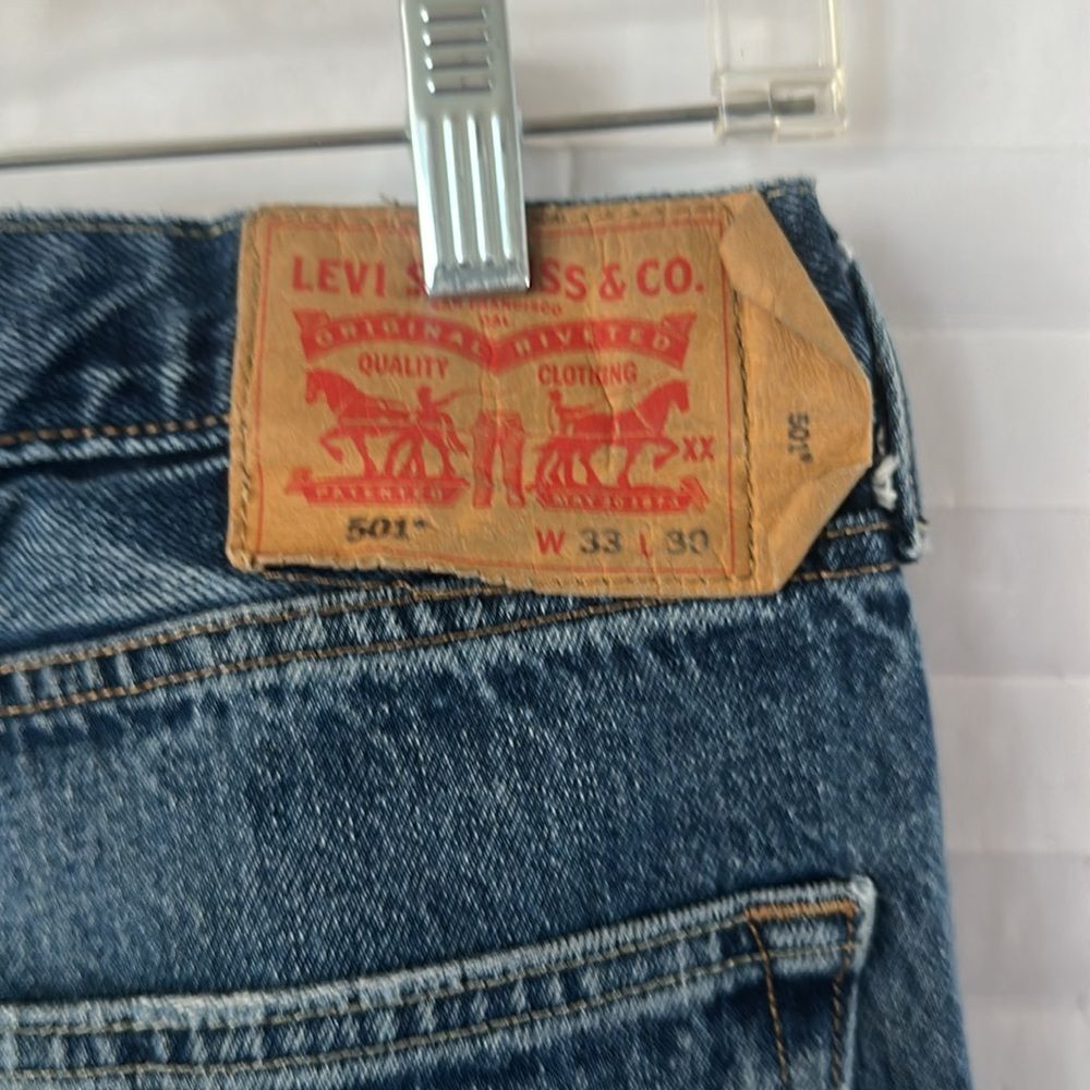 Levi's 501 Distressed Button Fly Jeans Men's Size 33x30 Classic Fit Denim - Picture 3 of 5
